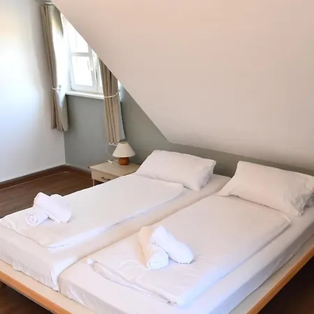 Schoene 54qm 2 1-4 Personen An Der Kreptitzer Heide Auf Ruegen - Wandern Fahrradfahren Und *