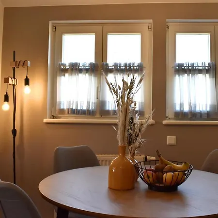 Schoene 54qm 2 1-4 Personen An Der Kreptitzer Heide Auf Ruegen - Wandern Fahrradfahren Und *