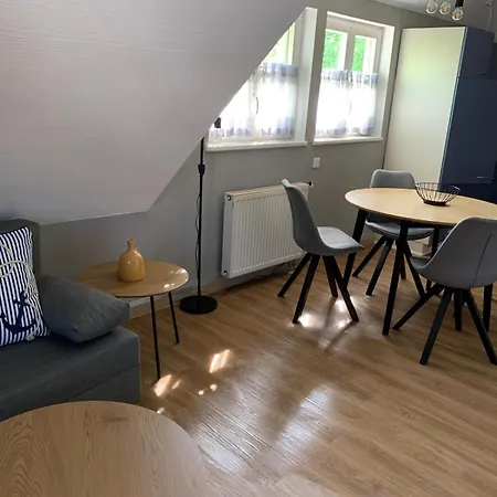 Schoene 54qm 2 1-4 Personen An Der Kreptitzer Heide Auf Ruegen - Wandern Fahrradfahren Und Bakenberg B13 *